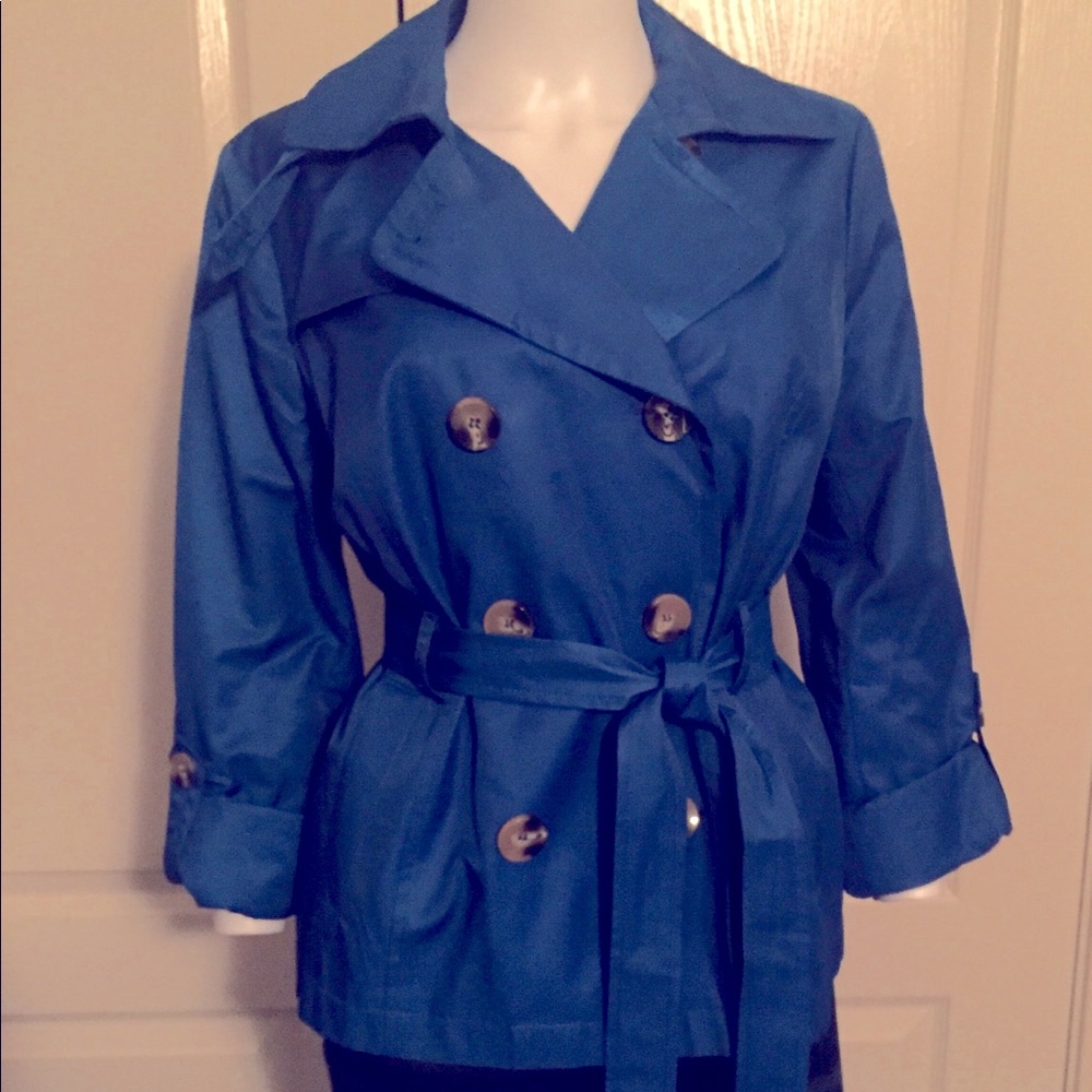 EUC Grace Elements Short Trench